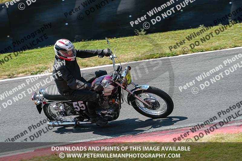 cadwell park;cadwell park photographs;cadwell trackday photographs;enduro digital images;event digital images;eventdigitalimages;peter wileman photography;racing digital images;trackday digital images;trackday photos